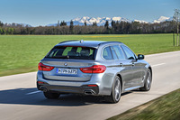 ドイツ仕様の「530d」には、FR車に加え、4WD車の「xDrive」も設定されている。降雪地域の多い日本にも、ぜひ導入してほしい。