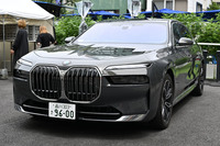 「i7」(写真)や「iX」、さらに「XM」への試乗もできる。