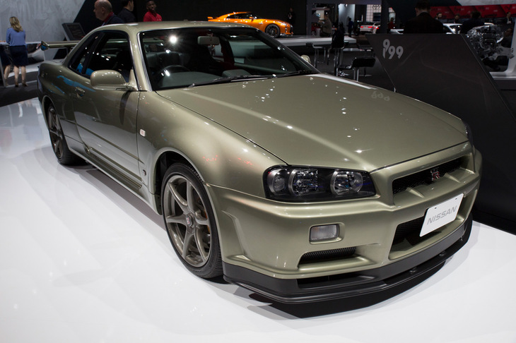 2016年の北米国際自動車ショー(通称デトロイトショー)に出展された、R34型「日産スカイラインGT-R」。映画への“出演”やハリウッドスターがコレクションしていたことなどが重なり、歴代GT-Rはかの地で爆発的な人気を博すこととなった。