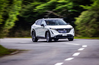 回生ブレーキの強さは「e-Pedal」ボタンのオン/オフで設定できる。さらに、回生がはじまるタイミングは「エコ」「スタンダード」「スポーツ」の3種類のドライブモードによっても変わる。