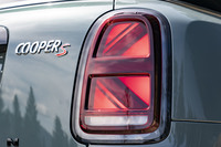 新デザインを採用した「MINIクロスオーバー」が日本上陸の画像