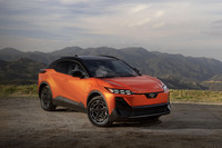 2025年7月18日にグローバルBEVの第3弾として発表された「スバル・アンチャーテッド」。「トヨタC-HR+」の兄弟車で、FWDモデルでは約300マイル(約482km)以上、AWDモデルでは約280マイル(約450km)以上の一充電走行距離を確保している。
