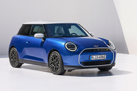 「デザイン・カー・オブ・ザ・イヤー」で、10人の選考委員が票を入れていた「MINIクーパー」。「日本カー・オブ・ザ・イヤー」の最終選考でも善戦し、トップと48点差(172点)の3位の票を集めた。