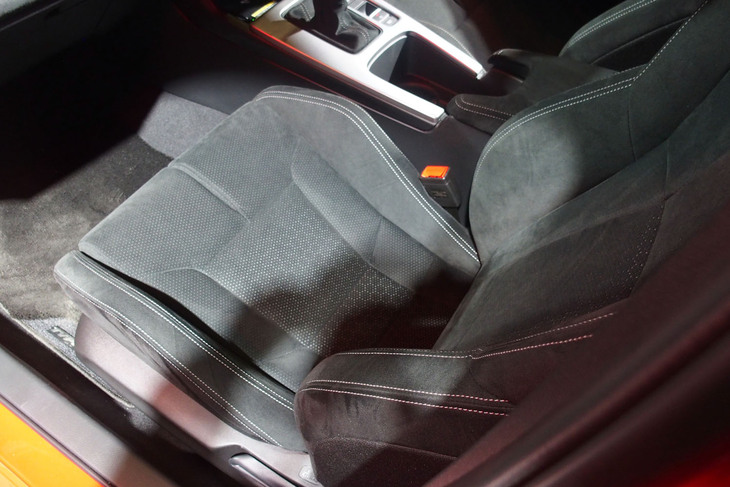 ホンダ・シビック タイプRレーシングブラックパッケージ