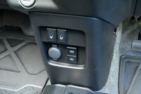 「ハイブリッドX」「ハイブリッドXターボ」および両グレードをベースとする「タフワイルド」では、「ナノイーX」搭載のフルオートエアコンやUSB Type-A/Type-Cポートなどが標準で装備される。