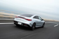 リアアクスルに最高出力292PSの交流同期式モーターを搭載。0-100km/h加速のタイムは6.4秒。