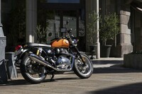 現ロイヤルエンフィールドのなかで最大排気量の「INT650」。よりスポーティーな仕様の「コンチネンタルGT650」とともに同ブランドのトップモデルとなっている。