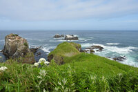 岬の突端は、灯台よりさらにしばらく歩いた先にあった。