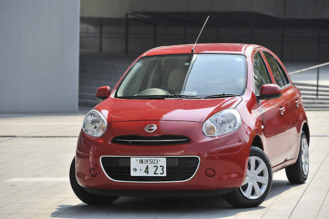 【スペック】全長×全幅×全高=3780×1665×1515mm/ホイールベース=2450mm/車重=960kg/駆動方式=FF/1.2リッター直3DOHC12バルブ(79ps/6000rpm、10.8kgm/4400rpm)/価格=146万8950円(テスト車=同じ)