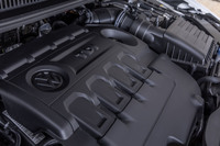 「ゴルフトゥーランTDIハイライン」に搭載される最高出力150PS、最大トルク340N・mの2リッター直4ディーゼルターボエンジン。ディーゼル特有の太いトルクにも「エフィシェントグリップRVF02」はしっかりと対応していた。