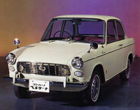 1963年11月に発売された「コンパーノ ベルリーナ デラックス」。ヴィニャーレのオリジナルだったバン/ワゴンをダイハツが2ドアセダンにアレンジした、ダイハツ初となる本格的な量産乗用車だった。