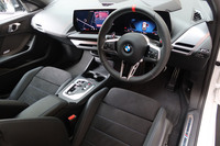 「M135 xDrive」のコックピット周辺部。