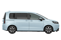 想像すればわかるとおり、マーケットのど真ん中に位置するクルマであればあるほど、デザインに対する制約は大きくなる。実用車には多くの厳しい設計要件が課せられるし、売れなければならないクルマゆえ、マーケティング等からの要望も増えるからだ。