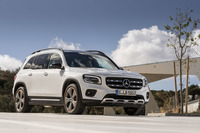 メルセデス・ベンツの新型SUV「GLB」は、2019年6月に本国で発表された。