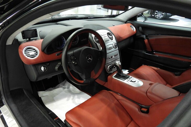 メルセデス・ベンツSLRマクラーレン(2005年)/ABEILLE 新木場