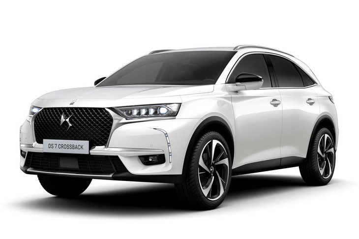 DS 7クロスバック グランシックBlueHDiアレザン(日本仕様は右ハンドル)