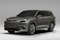 新型「GX」と同じ日に公開された「レクサスTX」。3列シートを飲み込む全長5160~5170mmのボディーは「LX」よりも長い。