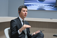 メルセデスAMGは将来的にさまざまなボディータイプやパワートレインを用意すると語るミヒャエル・シーベCEO。そのどれを選んでもエモーショナルな体験ができるという。