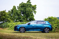 プジョー308 GTハイブリッド