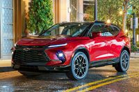 現行型の「シボレー・ブレイザー」。細目のヘッドランプと巨大なロワグリルの組み合わせは、ちょっとしたカーデザインのトレンドなのかもしれない。