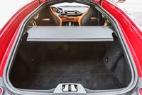 ラゲッジルームの容量は320リッター。500リッターまで拡大できる。