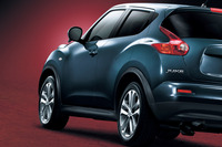 清水「ちっちゃすぎるキャビンとか大きすぎるフェンダーとか、やりすぎな気がするんだよなぁ」
ほった「いや。『レクサスLBX』のときにも言いましたけど、こういうクルマでそういうところ日和っちゃうのは、絶対ダメですよ」