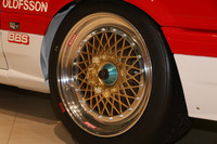 ドイツのBBS本社に再生産してもらったというゴールドのメッシュホイール。