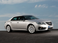 「サーブ9-5」。日本では2011年から2リッター直4ターボ(FF、4WD)と2.8リッターV6ターボ(4WD)が販売された。