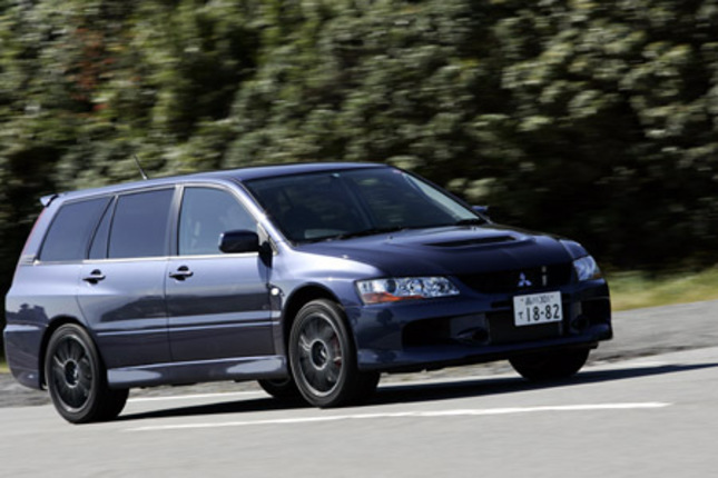【スペック】全長×全幅×全高=4530×1770×1480mm/ホイールベース=2625mm/車重=1540kg/駆動方式=4WD/2.0リッター直4DOHC16バルブターボ(272ps/6500rpm、35.0kgm/3000rpm)/価格=341万2500円(テスト車=353万8500円/BBS社製17インチ鍛造軽量アルミホイール=12万6000円)