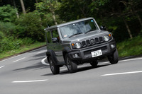 操安性の高さは軽の「ジムニー」に対する「ジムニーシエラ」の大きなアドバンテージ。高速巡航を多用する、欧州の使用環境も考慮しているのだ。