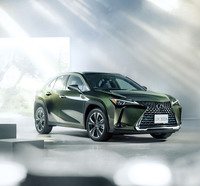 「レクサスUX」がマイナーチェンジ ハイブリッド車のシステム出力アップの画像