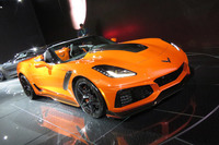 「シボレー・コルベットZR1コンバーチブル」