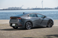 HEVより2カ月遅れの、2023年3月に発表・発売された「プリウス」のPHEVモデル。グレードは最上級の「Z」のみとなる。