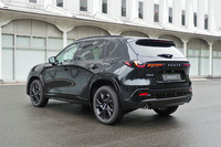 車両の周囲をモニターに映し出す360°ビューモニターも進化。床下を透過表示するシースルービューやミラー格納時も表示されるリアサイドビューなどが採用されている。