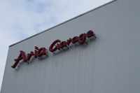 “赤い玉号”は横浜市都筑区にあるアリアガレージの工場、アリアファクトリーでお世話になることになった。