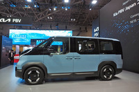 ウィンドウが縦に大きい特徴的な「PV5パッセンジャー」のサイドビュー。スライドドアの左右幅は775mmと発表されている。