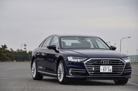 アウディA8 55 TFSIクワトロ