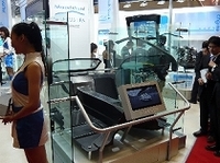 LFAのパーツは多くの部品ブースで見ることができた。