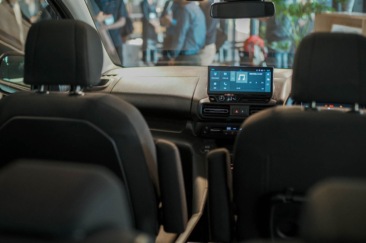 シトロエン・ベルランゴMAX BlueHDi(インテリア)