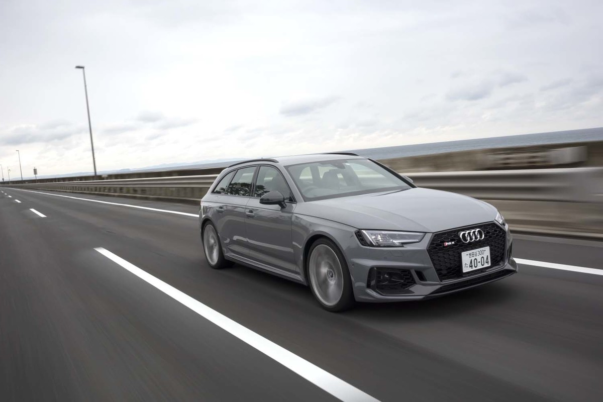 アウディ純正　1/43 RS4アバント　B7型　グレー アウディ純正 1/43 RS4アバント B7型 グレー アウディ純正 1/43