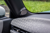 harman/kardon製HiFiラウドスピーカーシステムは、24万6000円の有償オプション「Mパッケージ」に含まれるアイテム。プライバシーガラスやシートの電動調整機能、インテリアカメラなどとセットになる。