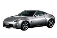 ゴーン氏が指揮した「日産V字回復」のシンボルとして誕生した、Z33型「フェアレディZ」。日本では2002年7月にデビューした。