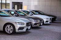 試乗会場に用意されたステーションワゴンの「V60」とセダンの「S60」。前者は2018年9月に、後者は2019年11月に日本導入が発表された。