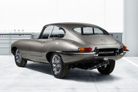 新車同然の「ジャガーEタイプ」を10台限定で販売の画像