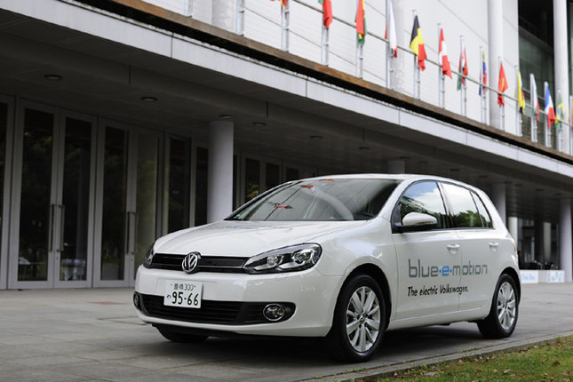 【スペック】全長×全幅×全高=4199×1786×1480mm/ホイールベース=2578mm/車重=1545kg/駆動方式=FF/交流同期電動機(永久磁石式同期型モーター)(最高出力85kW<115ps>、定格出力50kW<68ps>、最大トルク270Nm<27.5kgm>)※プロトタイプ