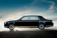 ボディーサイズは全長×全幅×全高=5335×1930×1505mm。先代よりもわずかに大きくなった。