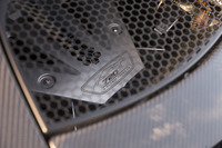 新しいM840T型4リッターV8ツインターボエンジンは720psと770Nmを生み出す。トランスミッションは7段のデュアルクラッチ式AT。