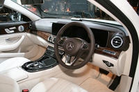 上級モデル譲りの上質なインテリアを持つのも自慢。