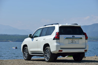 「トヨタ・ランドクルーザープラド」の生産終了で、かつて隆盛を極めた”ランクルよりちょっと身近”なクロカンのマーケットは、いよいよ消滅することとなる。プラドよ、本当にお疲れさまでした。(写真:峰 昌宏)