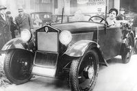 DKWが1931年に発表した、FFの小型大衆車「F1」。トラバントのモデルは、これら戦前のDKWの特徴を、色濃く受け継いだものだった。